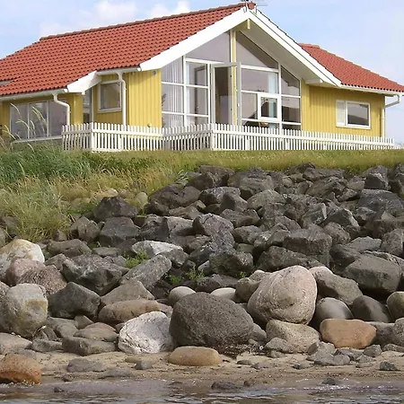 4 Person In Vinderup-by Traum